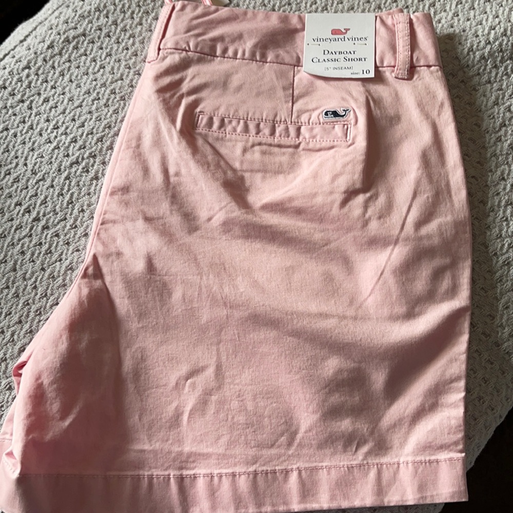 Vineyard Vines Pink Dayboat  Classic short